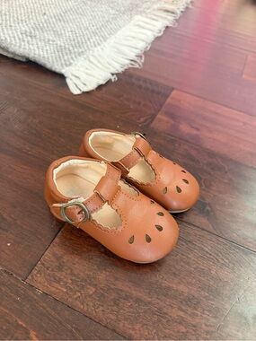 Toddler Mary Jane Shoes in Tan - Cute T-Strap Baby Walkers